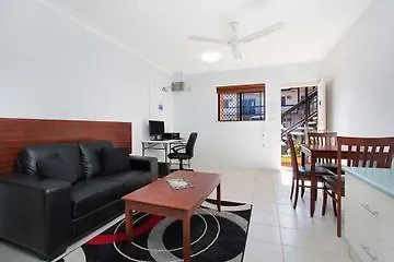 Cairns City Palms 4*,